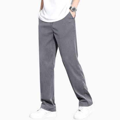 Comfortable Fit Men's Stretch Jeans with Pockets