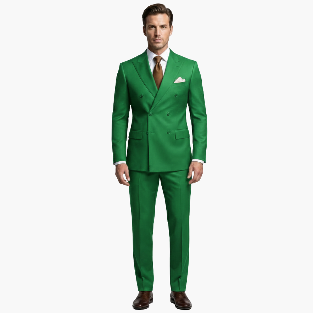 Classic 2 Piece Suit with Peak Lapels and Buttons