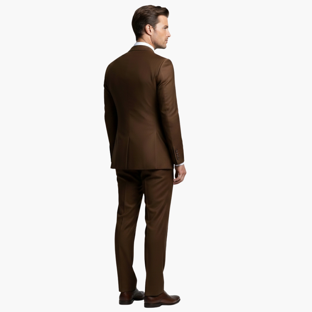 Classic 2 Piece Suit with Peak Lapels and Buttons