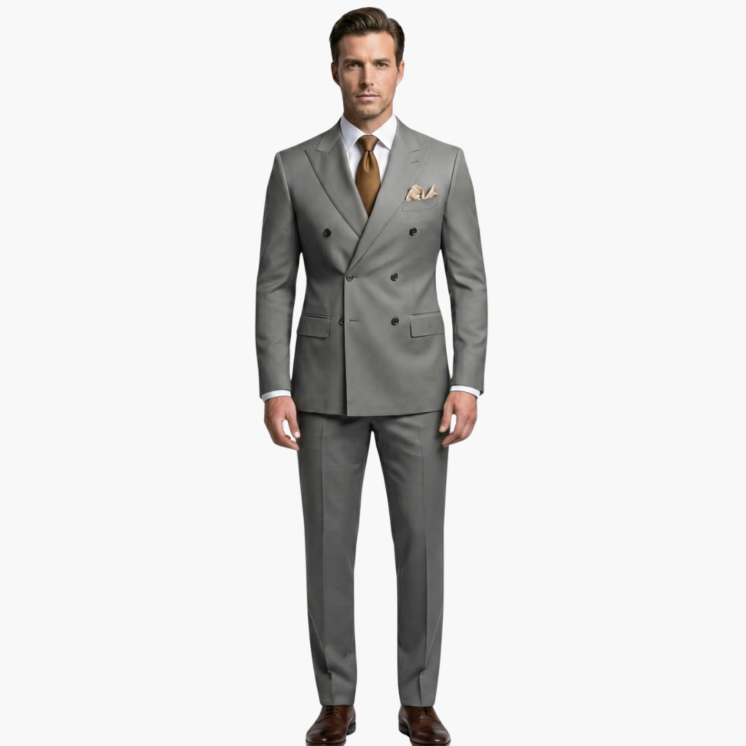 Classic 2 Piece Suit with Peak Lapels and Buttons