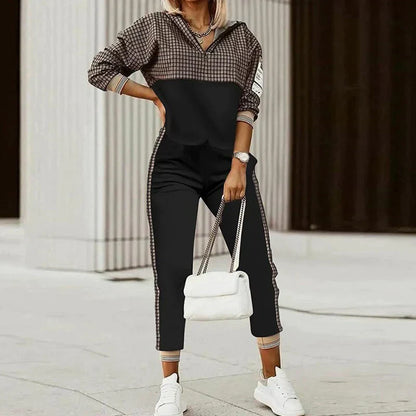 Fashionable Women's Printed Jogger Set