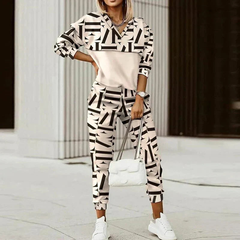 Fashionable Women's Printed Jogger Set
