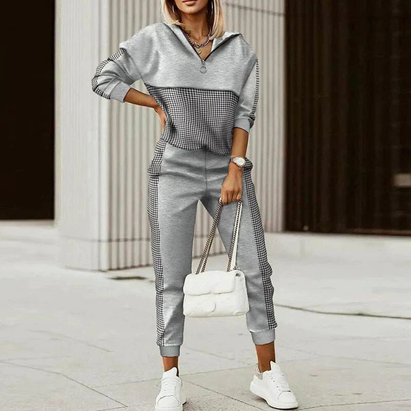Fashionable Women's Printed Jogger Set