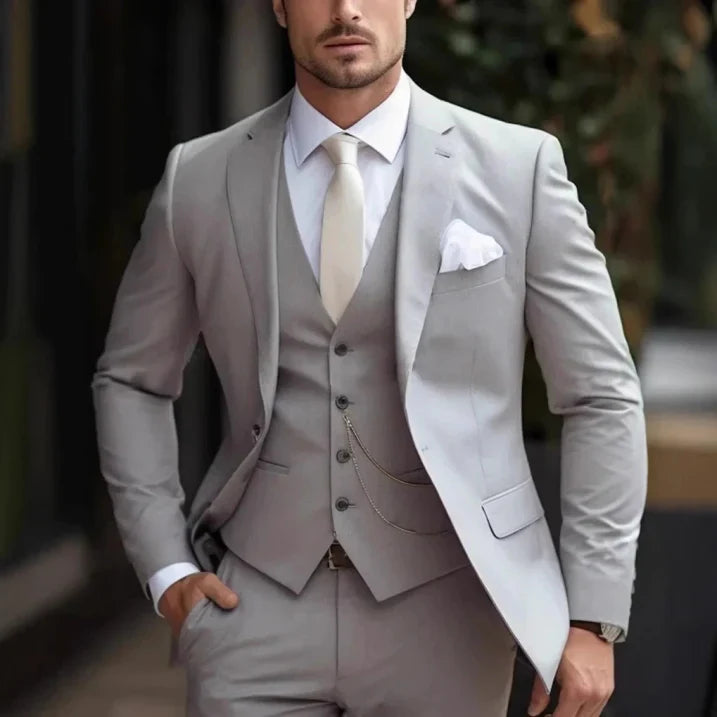 Classic Fit Men's 3 Piece Suit