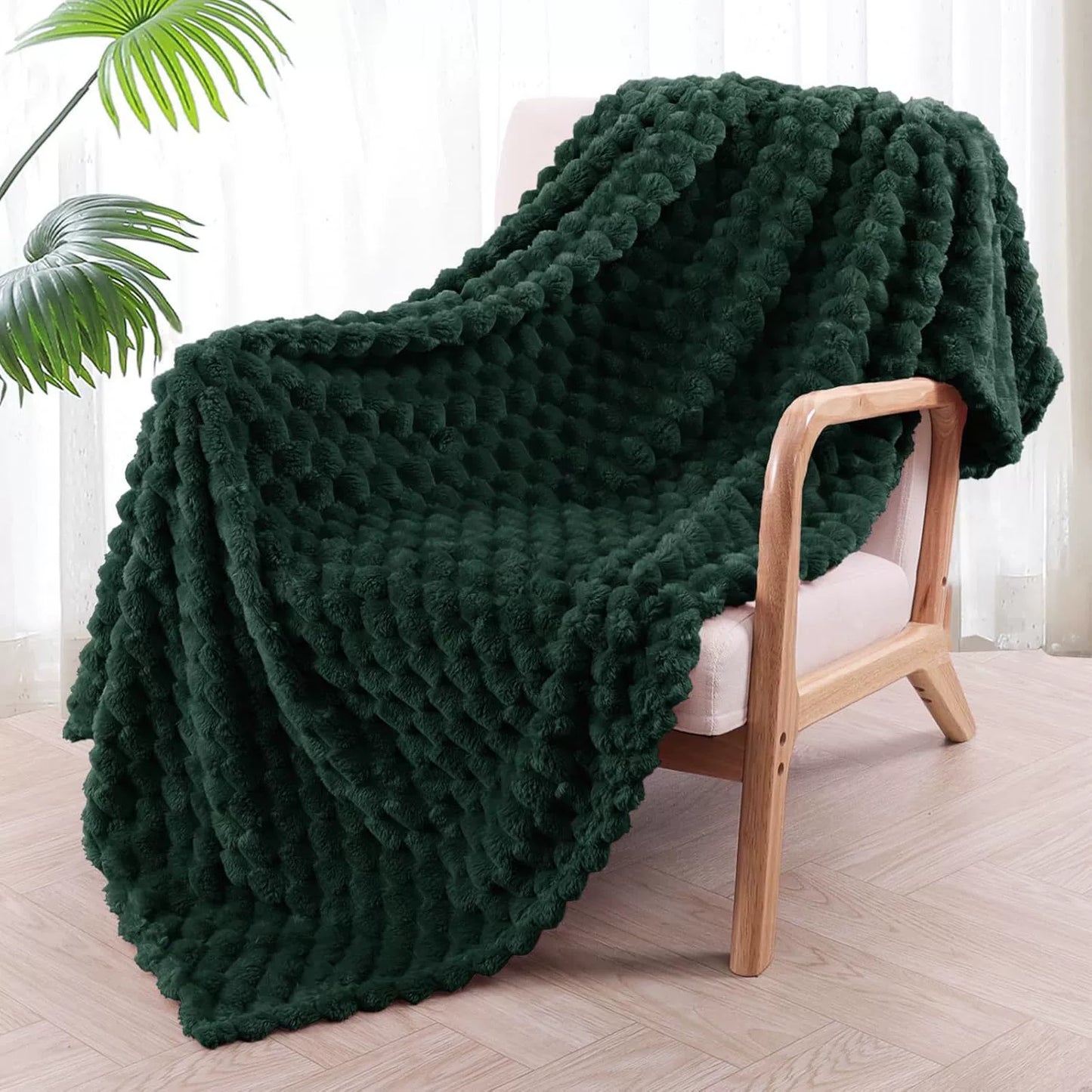 Soft Plush Fleece Throw Blanket With Bubble Pattern