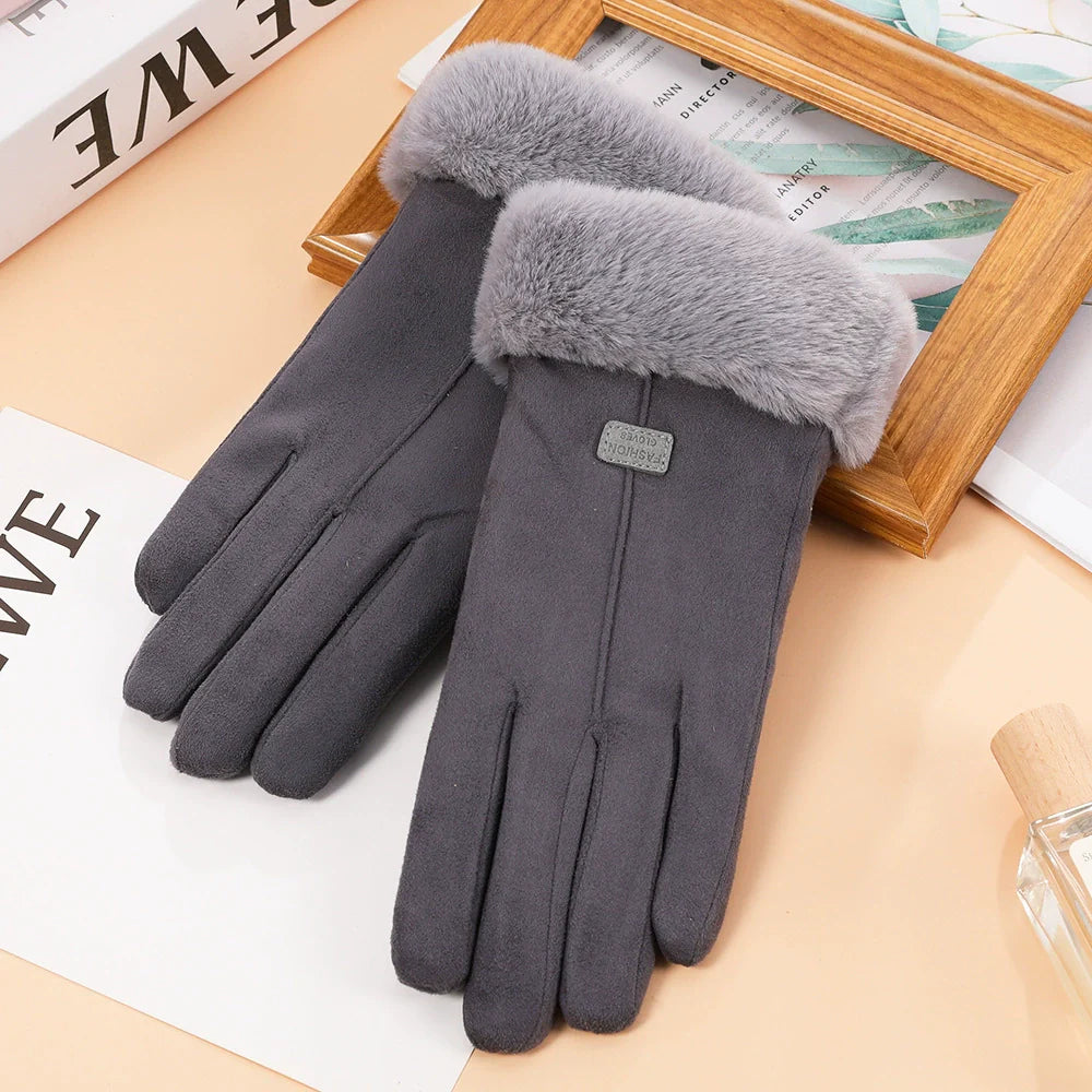 Warm Fitted Winter Gloves with Suede Finish