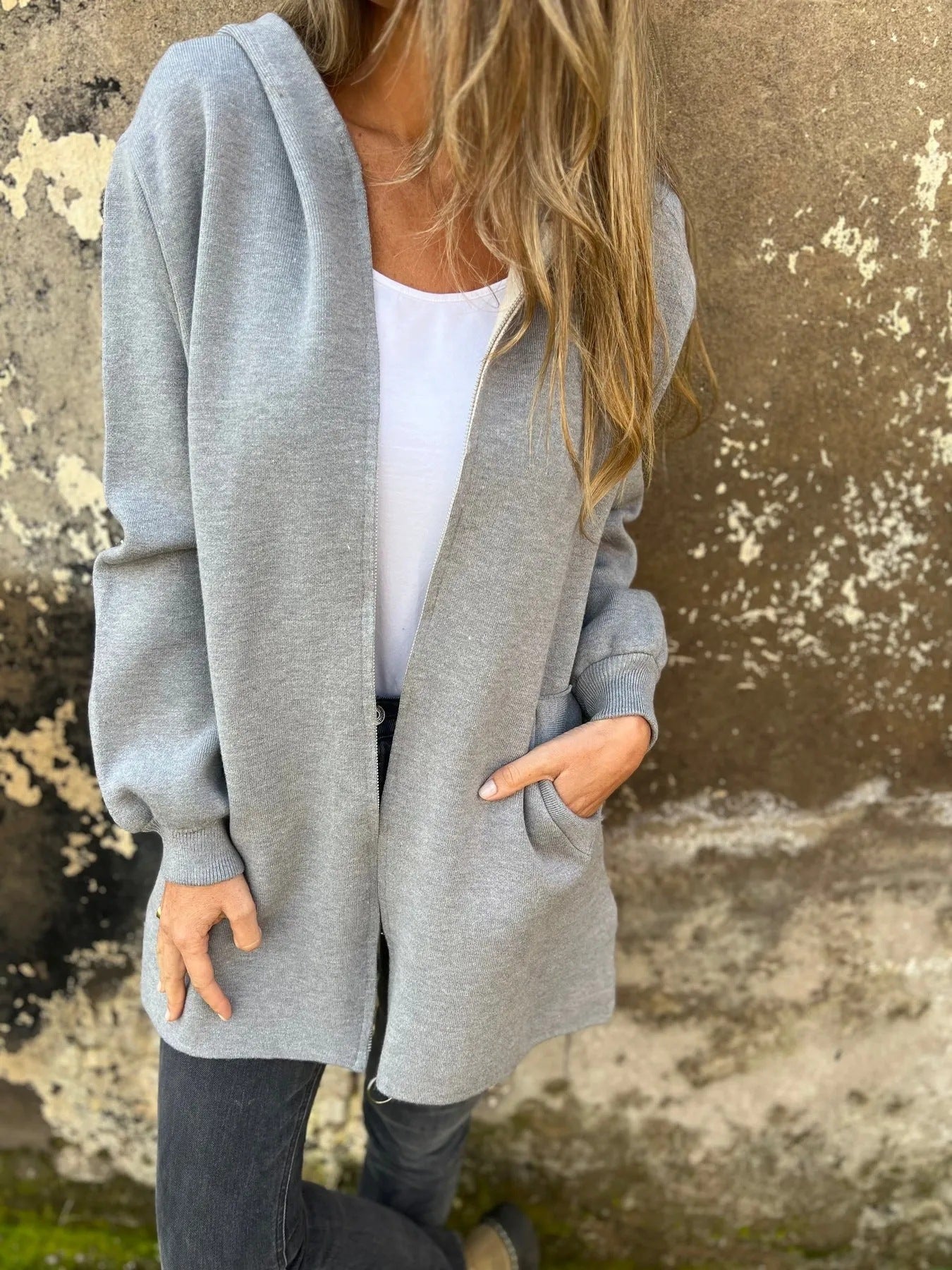 Casual Women's Zip Up Hooded Sweatshirt with Pockets