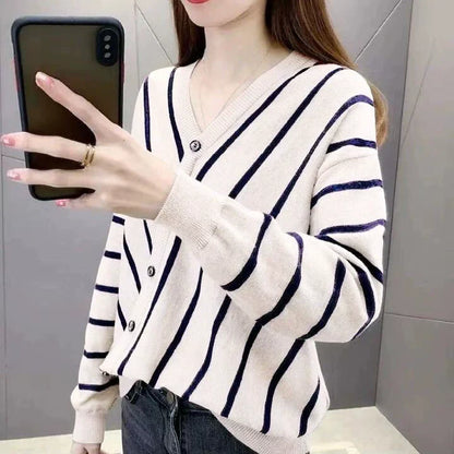 Classic Fit Women's Long Sleeve Cardigan Sweater - Nocini
