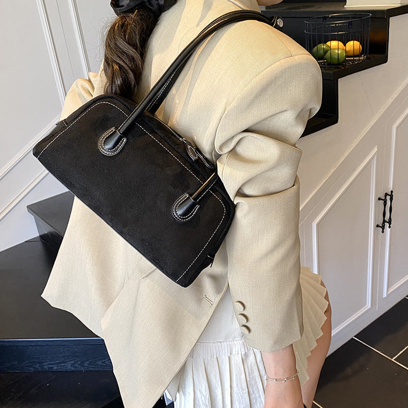 Small Chic Shoulder Handbag