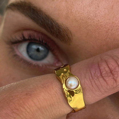 Classic Elegant White Pearl Gold Ring