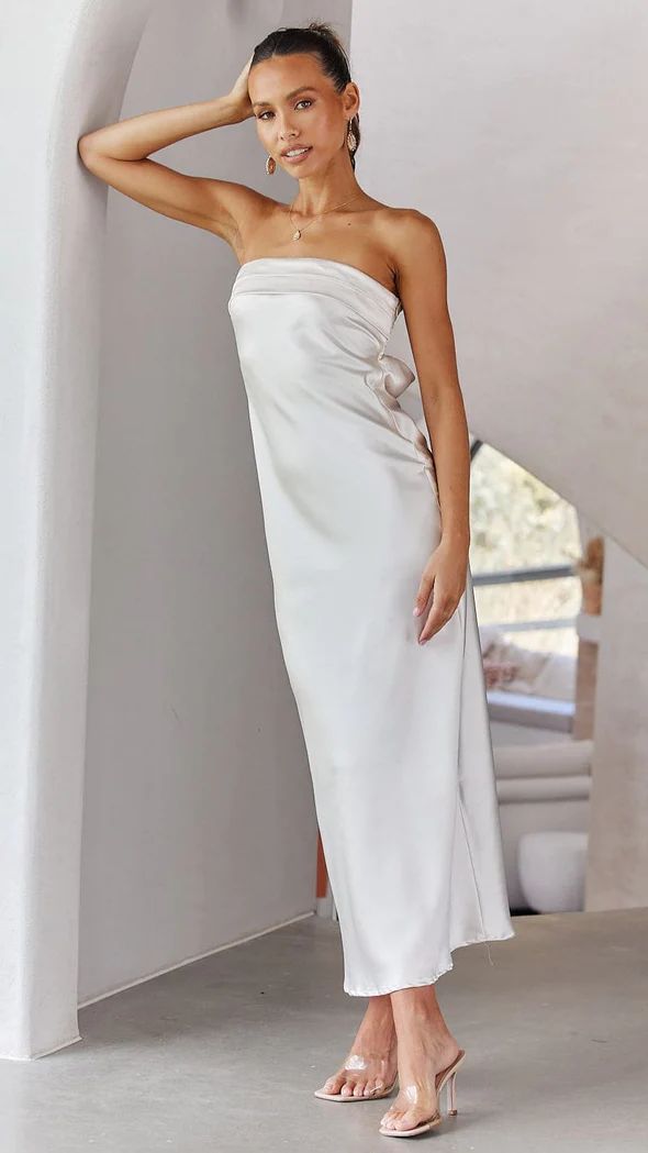 Luxurious Strapless Satin Evening Gown for Women