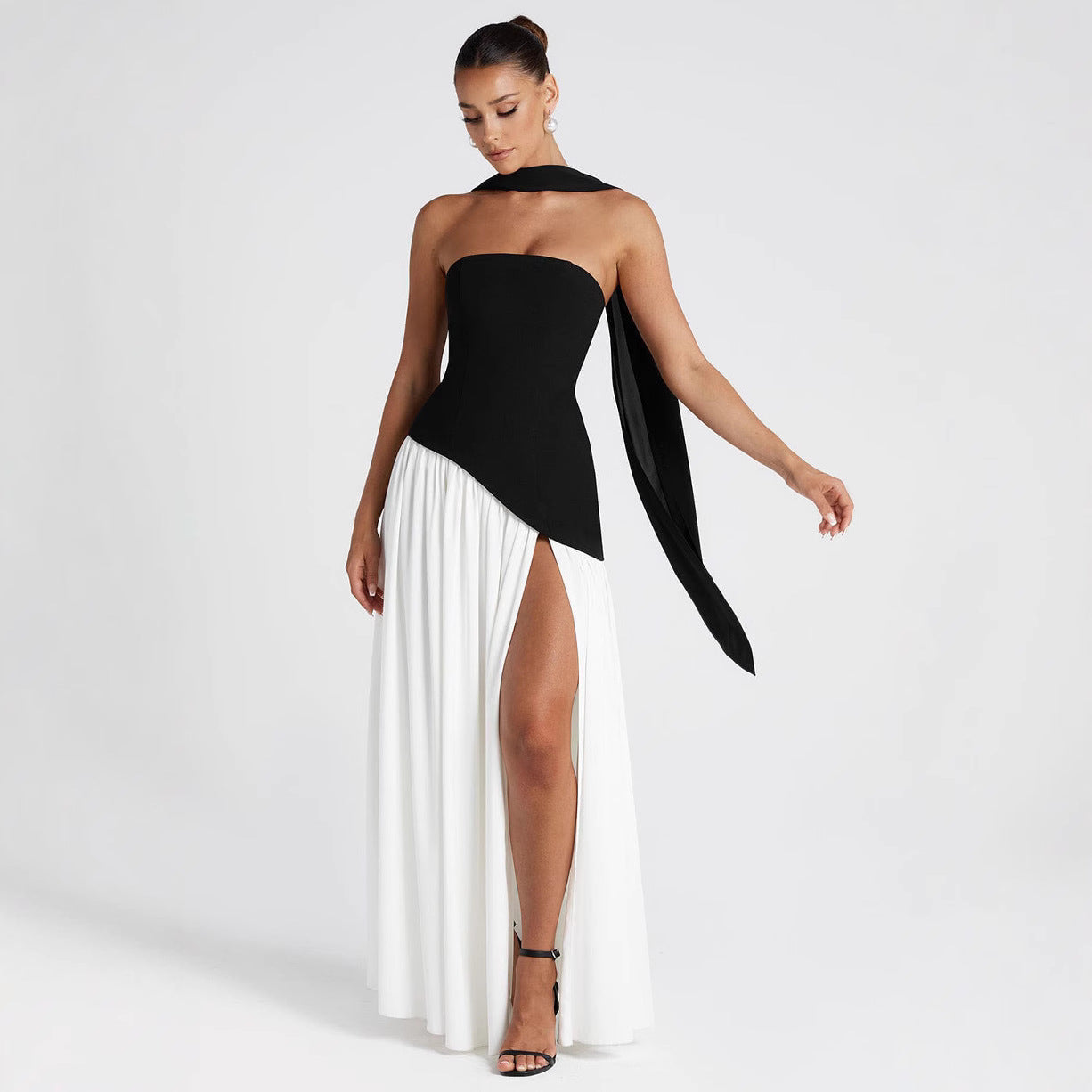 Elegant Strapless Evening Gown with Slit and Flowy Skirt - Nocini