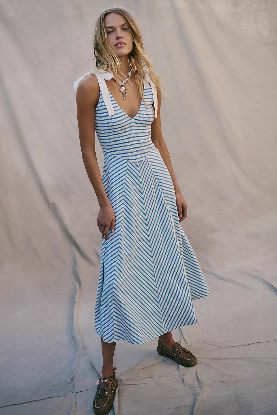 Relaxed Fit V-Neck Maxi Dress with Adjustable Straps