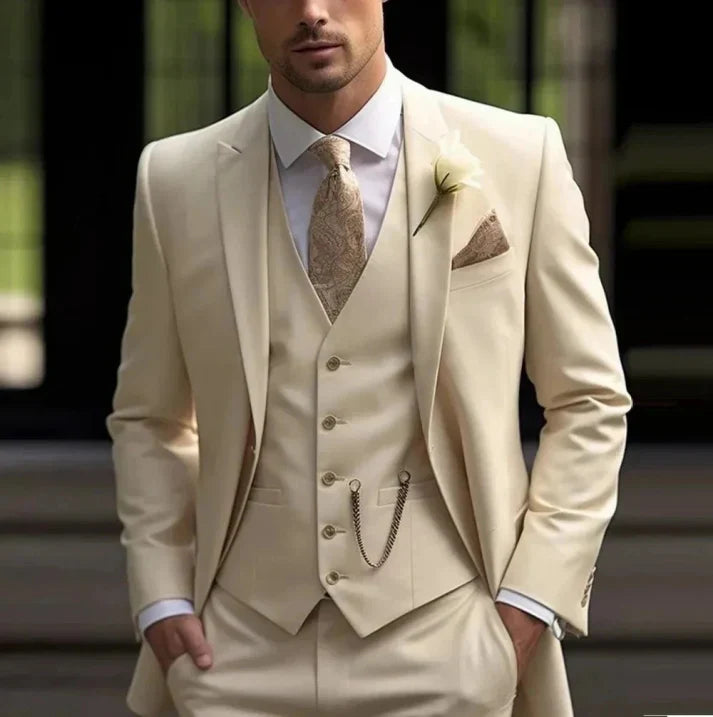 Classic Fit Men's 3 Piece Suit