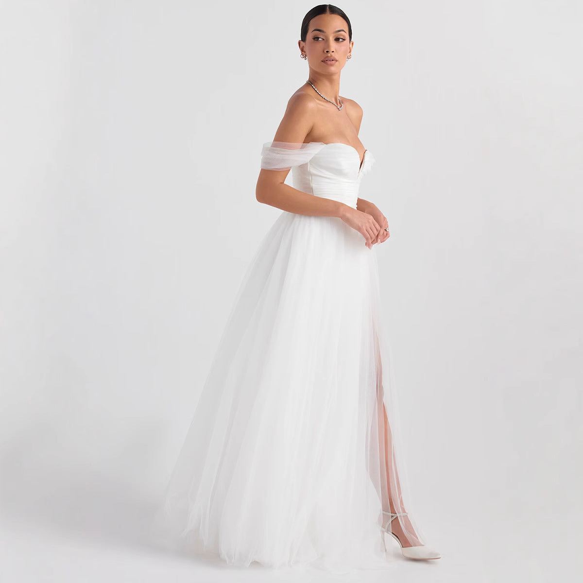 Elegant Bridal Gown with Strapless Neckline and Full Tulle Skirt - Nocini