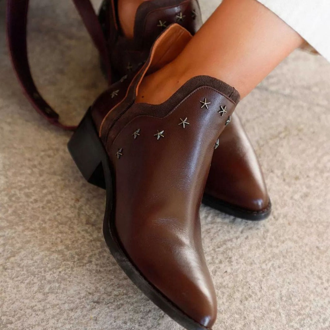 Embroidered Cowboy Ankle Boots - Olytrend