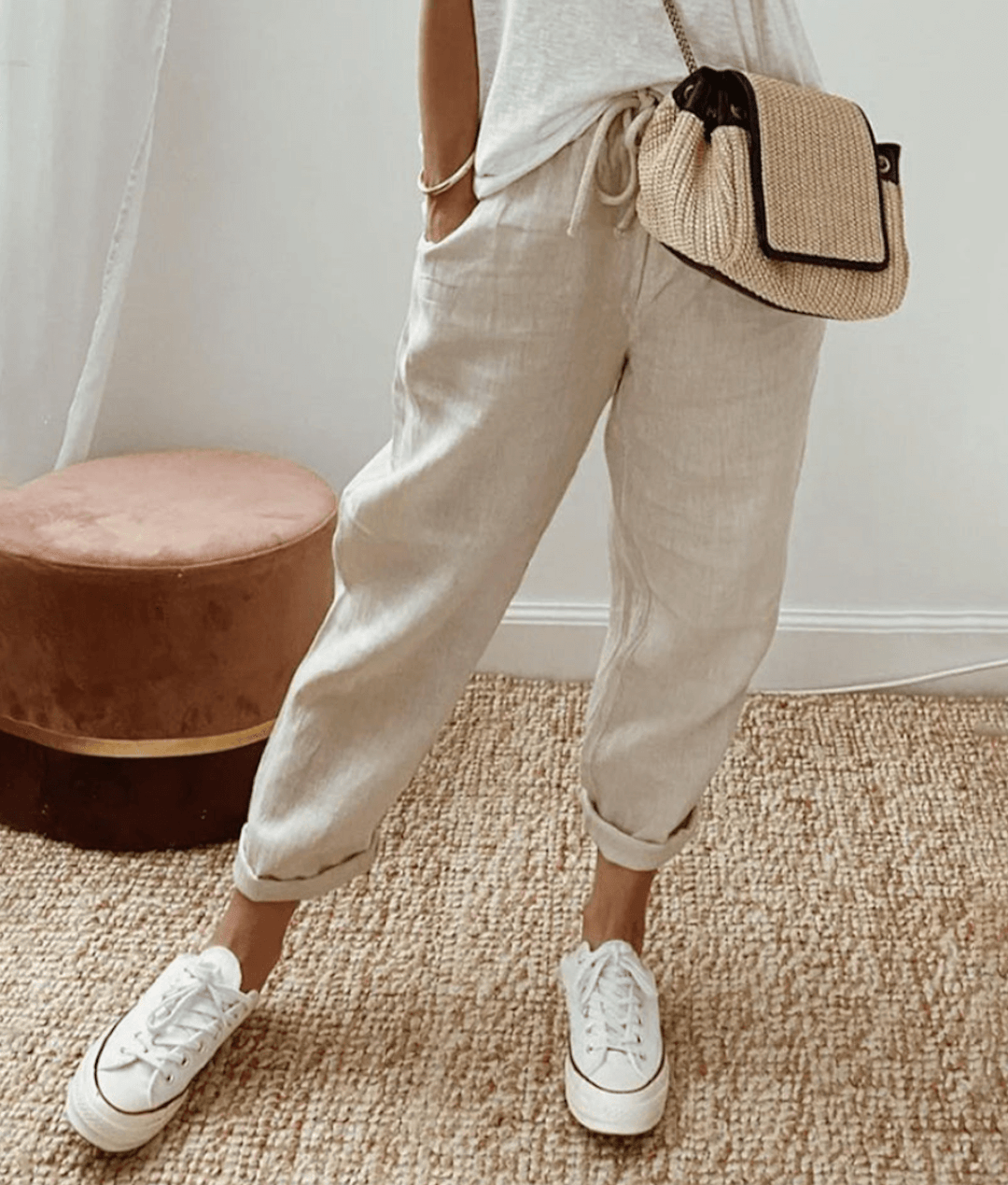 Comfortable Women's Cropped Pants with Elastic Waistband