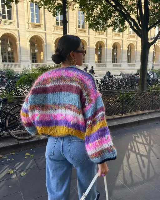 Vibrant Ladies Cardigan - Cozy Fit and Chic Style - Nocini