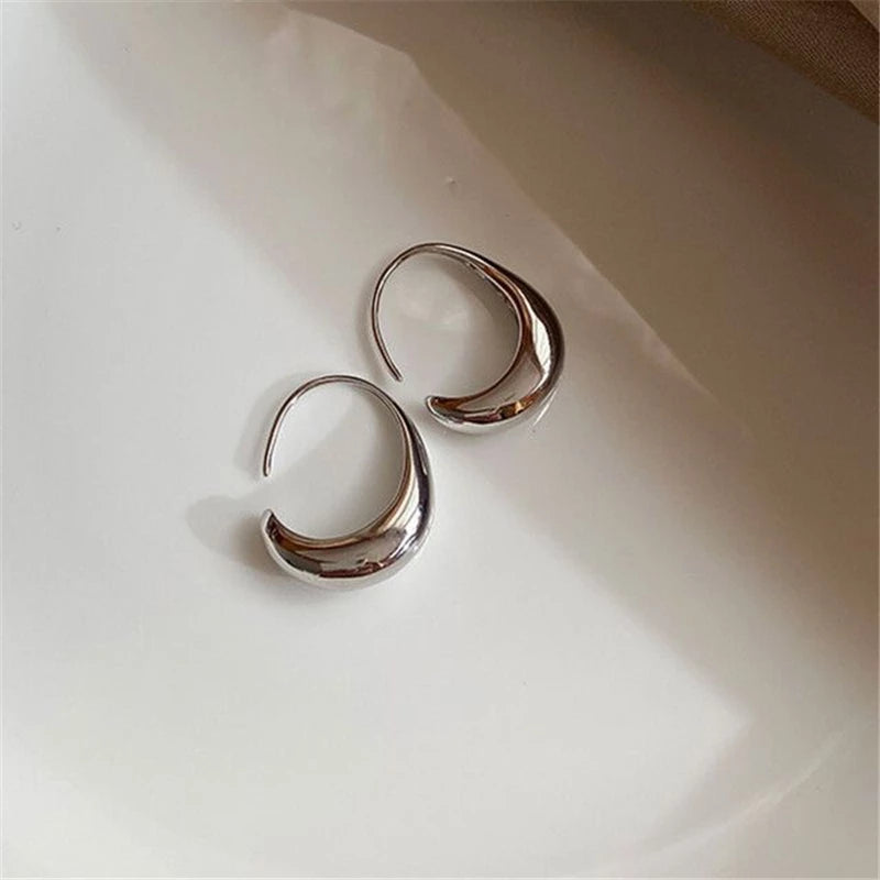 Luxurious Yellow Gold Stud Earrings