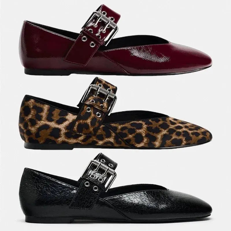 Pointed Toe Flats for Women – Stylish & Versatile