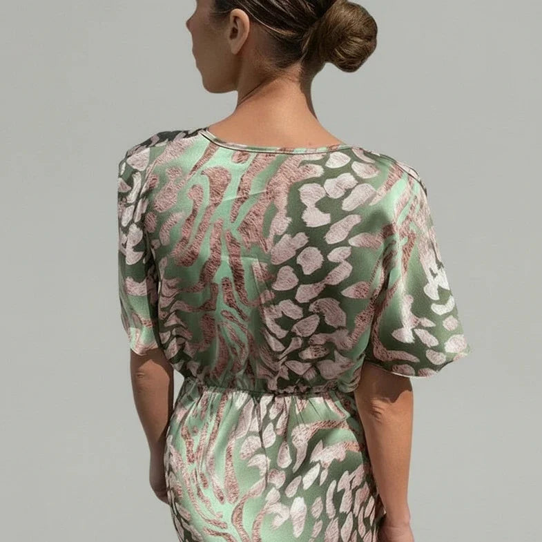 Fashionable V Neck Knee Length Dress for Ladies