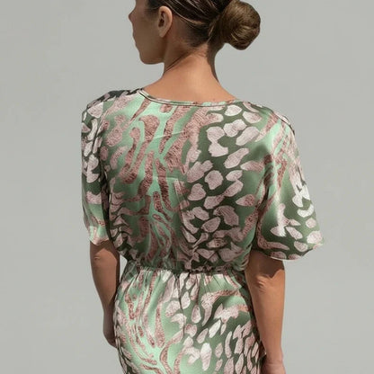 Fashionable V Neck Knee Length Dress for Ladies
