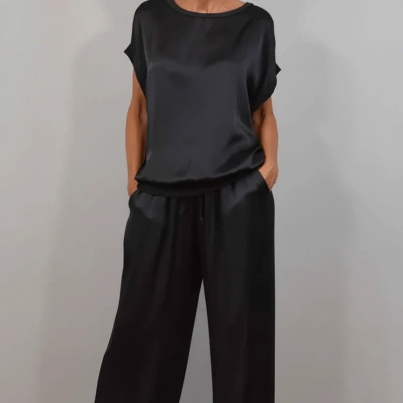 Comfortable 2 Piece Outfit for Ladies
