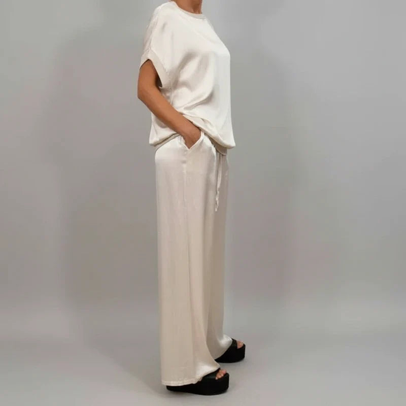 Comfortable 2 Piece Outfit for Ladies