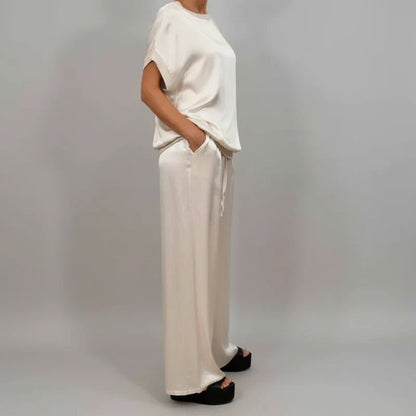 Comfortable 2 Piece Outfit for Ladies