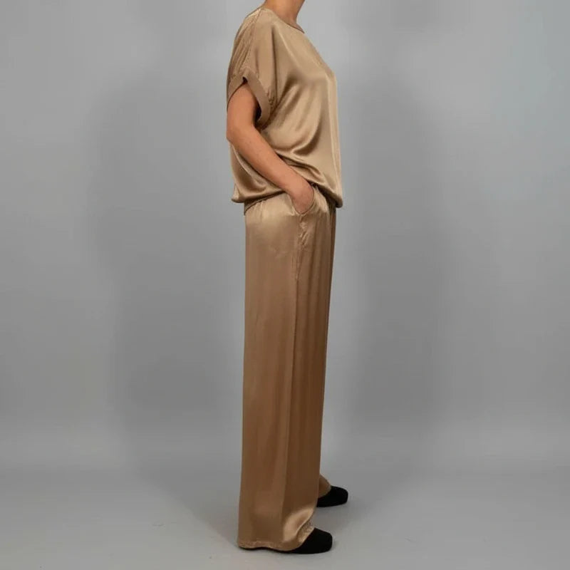 Comfortable 2 Piece Outfit for Ladies