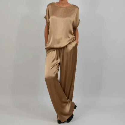 Comfortable 2 Piece Outfit for Ladies