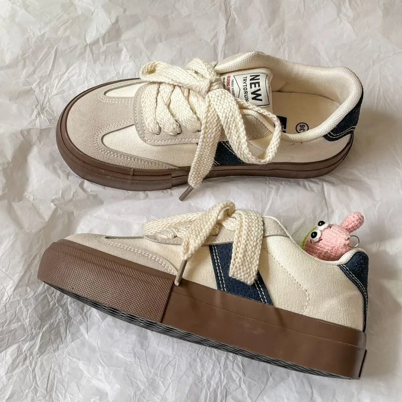 Classic Women's Low Top Casual Shoes - Nocini