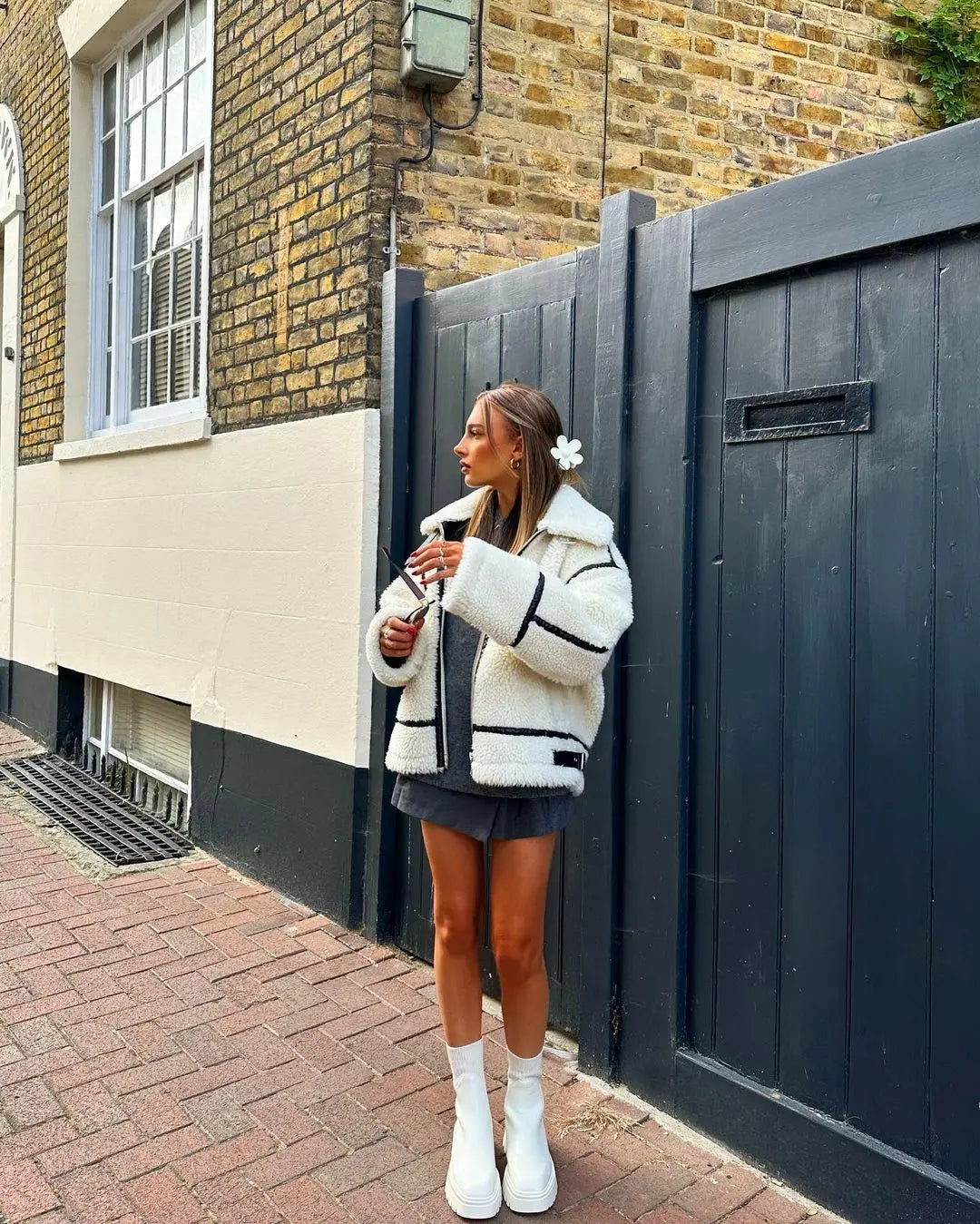 Luxurious Faux Fur Coat - Oversized - Cozy Zip Up Jacket