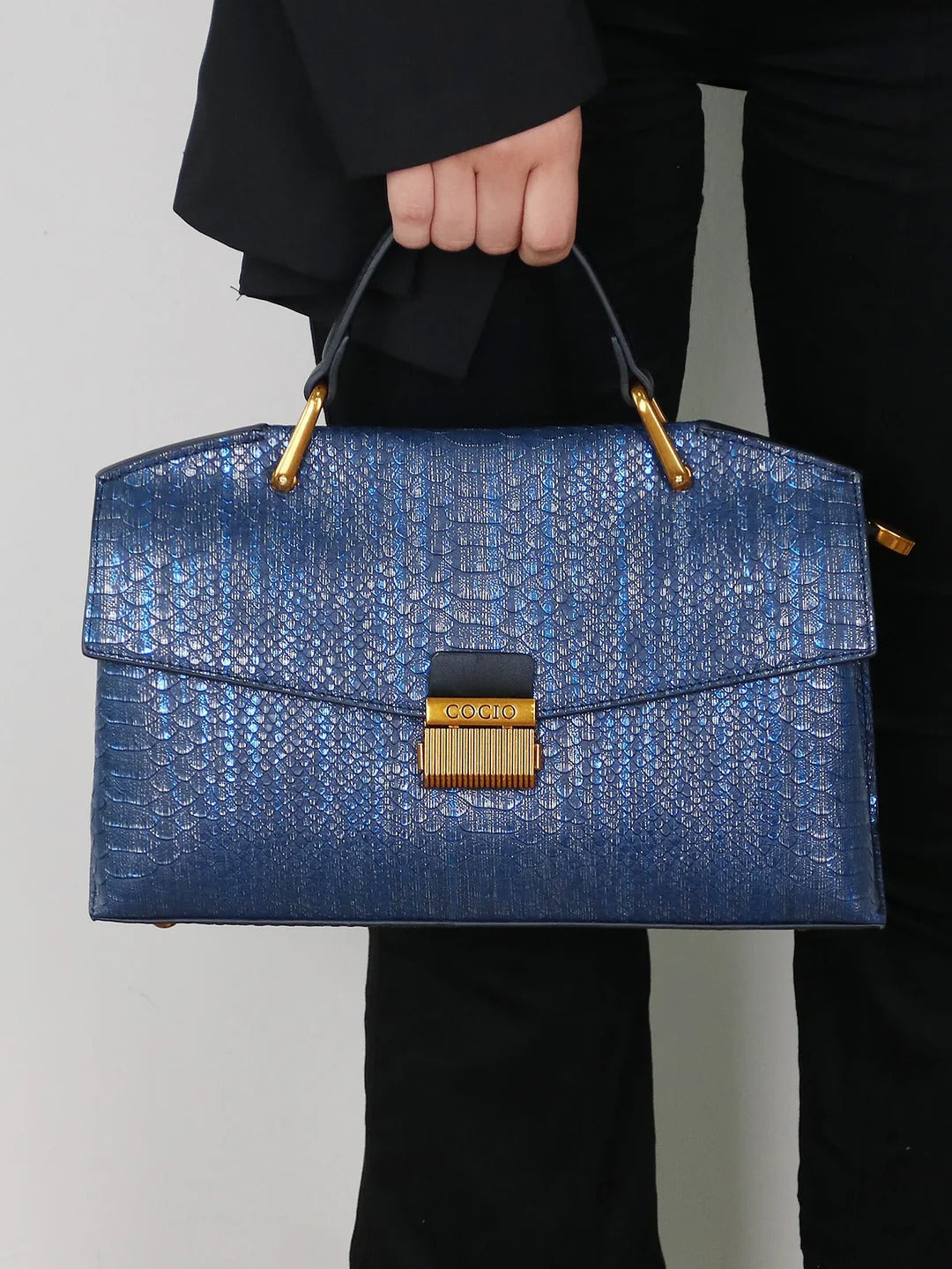 Textured Snake Pattern Tote Bag - Nocini