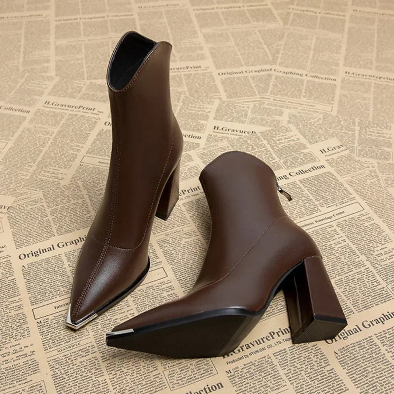 Metal Toe Chelsea Style Leather Ankle Boot