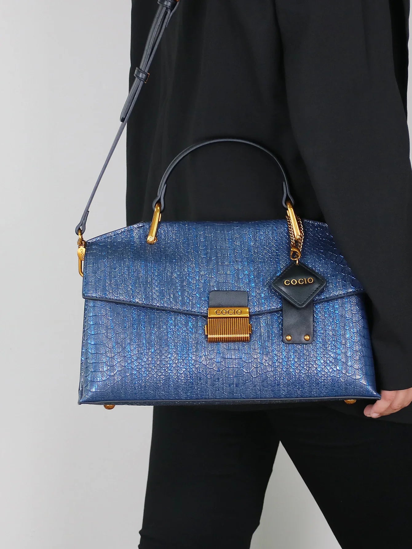 Textured Snake Pattern Tote Bag