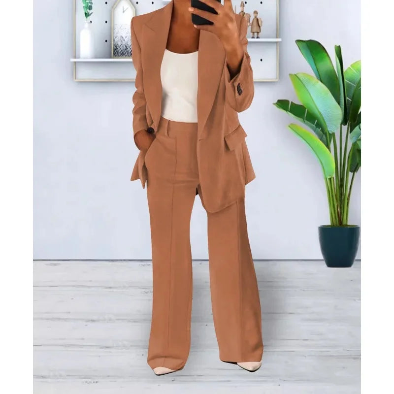 Elegant Women's Classic Fit Trousers Suit