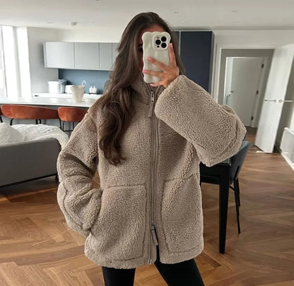 Luxurious Faux Fur Coat - Oversized - Cozy Zip Up Jacket