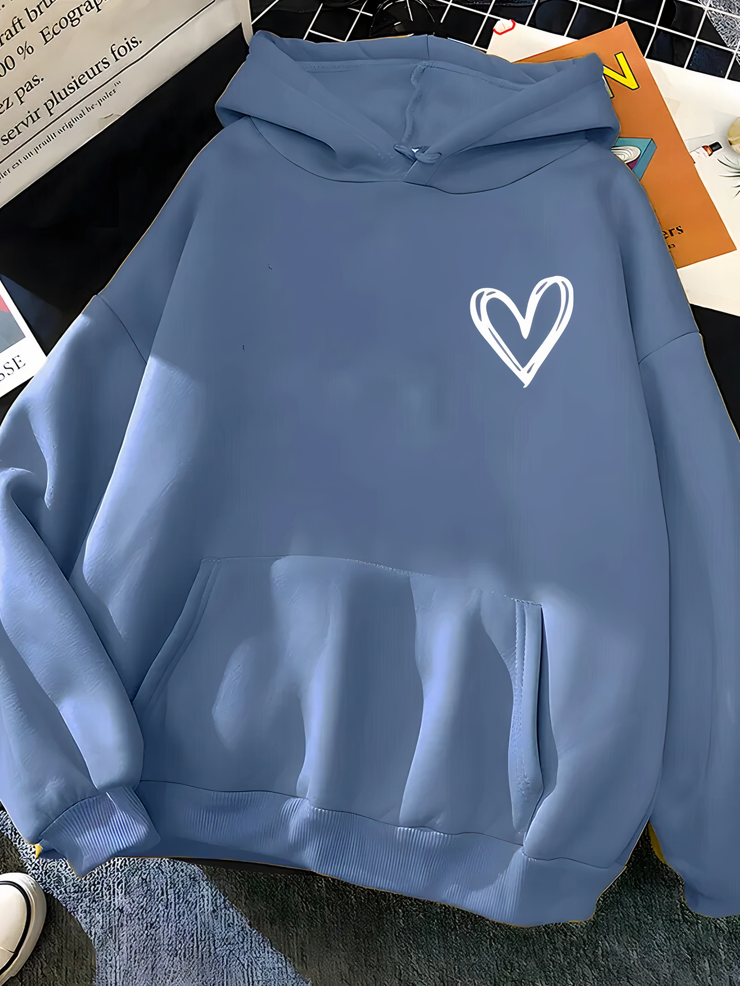 Comfortable Women's Casual Sweatshirt with Heart Design - Nocini