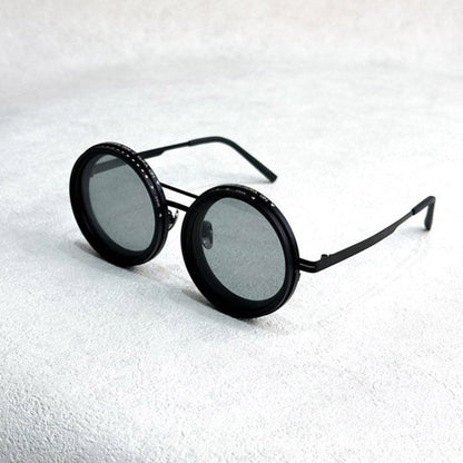 Polarized Shades with Variable Tint