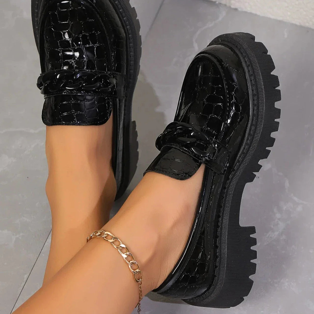 Comfortable Croc Style Shoes