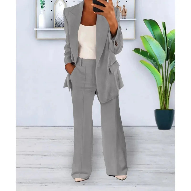 Elegant Women's Classic Fit Trousers Suit