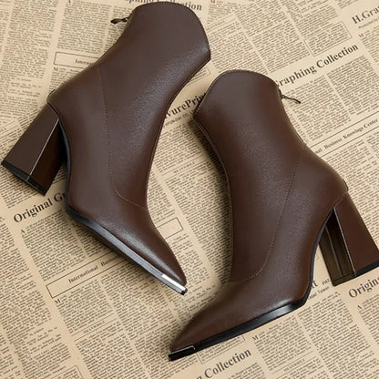 Metal Toe Chelsea Style Leather Ankle Boot