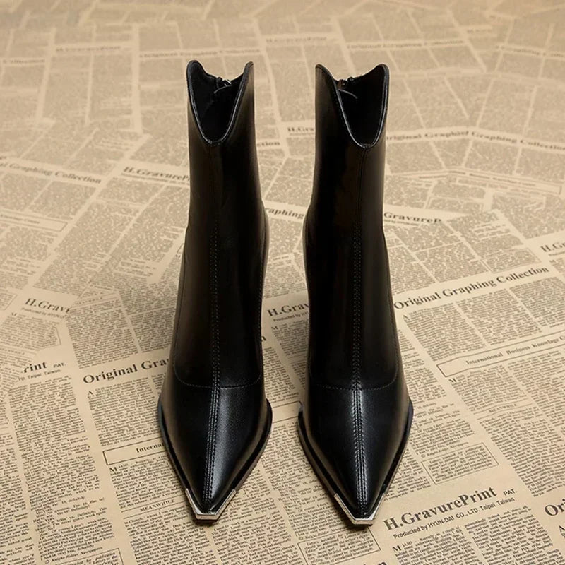 Metal Toe Chelsea Style Leather Ankle Boot