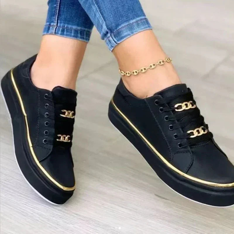 Fashionable Chain Detail Casual Sneakers - Nocini