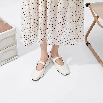 Classic Round Toe Comfortable Women's Flats - Nocini