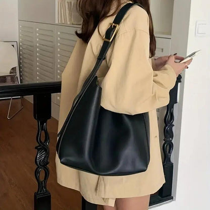 Stylish Ladies Shoulder Handbag – Classic Chic Style