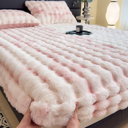 Luxurious Faux Fur Plush Fitted Sheet With Quilted Pattern
