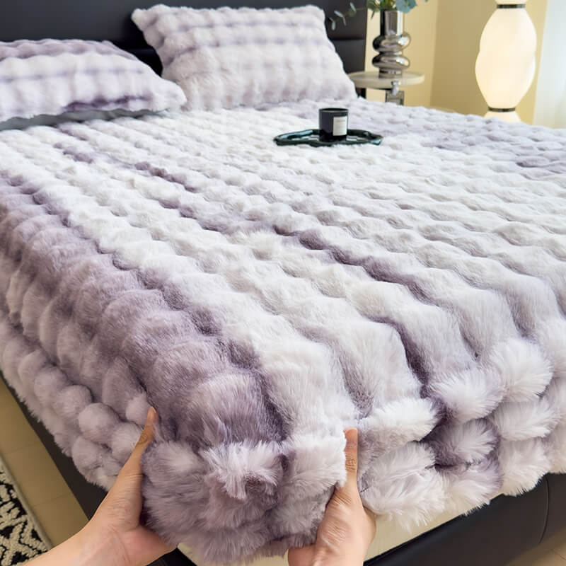 Luxurious Faux Fur Plush Fitted Sheet With Quilted Pattern
