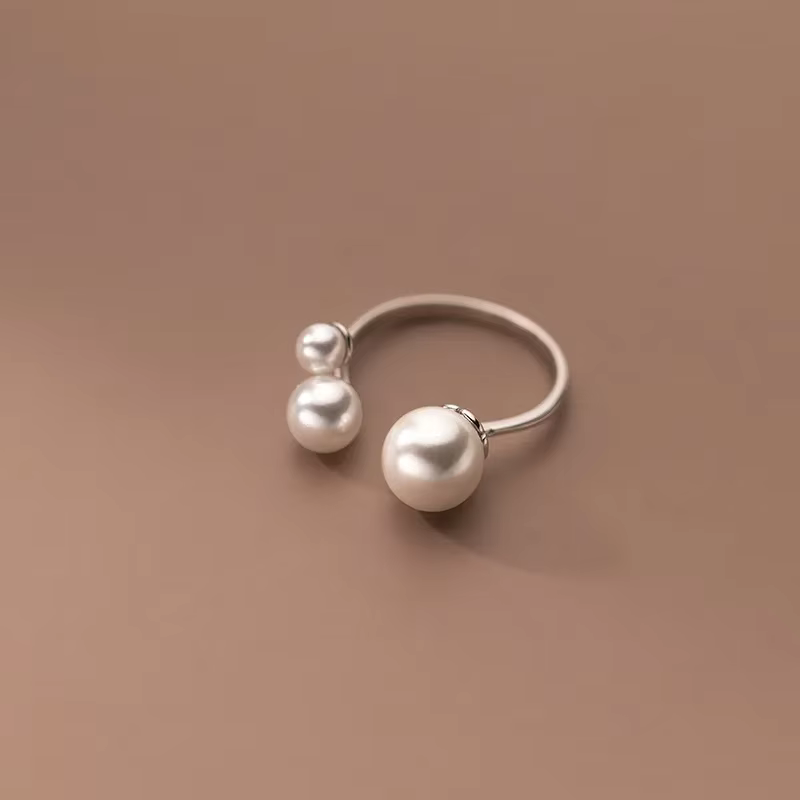 Simple 3 Pearl Adjustable Ring
